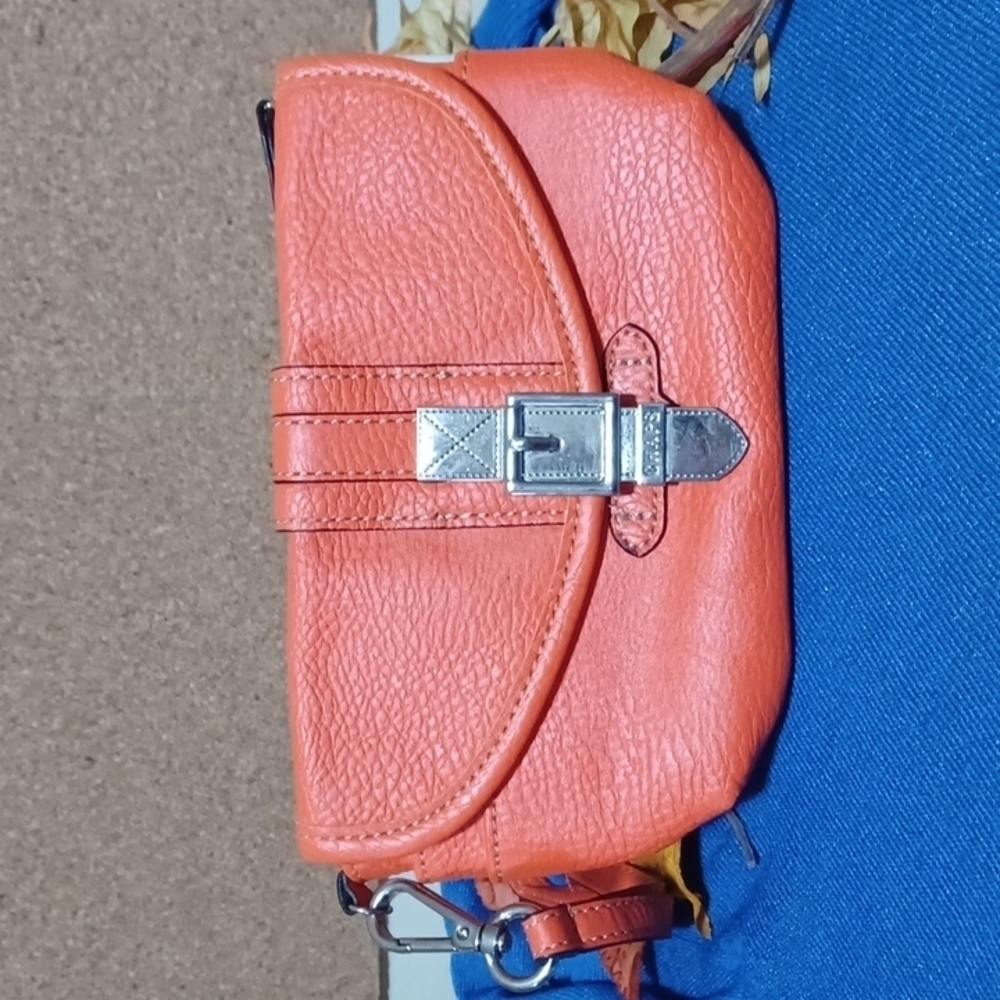 CHAPS LITTLE ORANGE HAND BAG 8 X 5 IN.